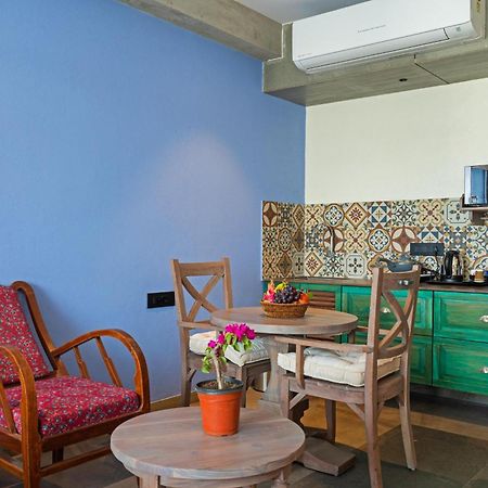 سورات Bougainvilla Apartment المظهر الخارجي الصورة