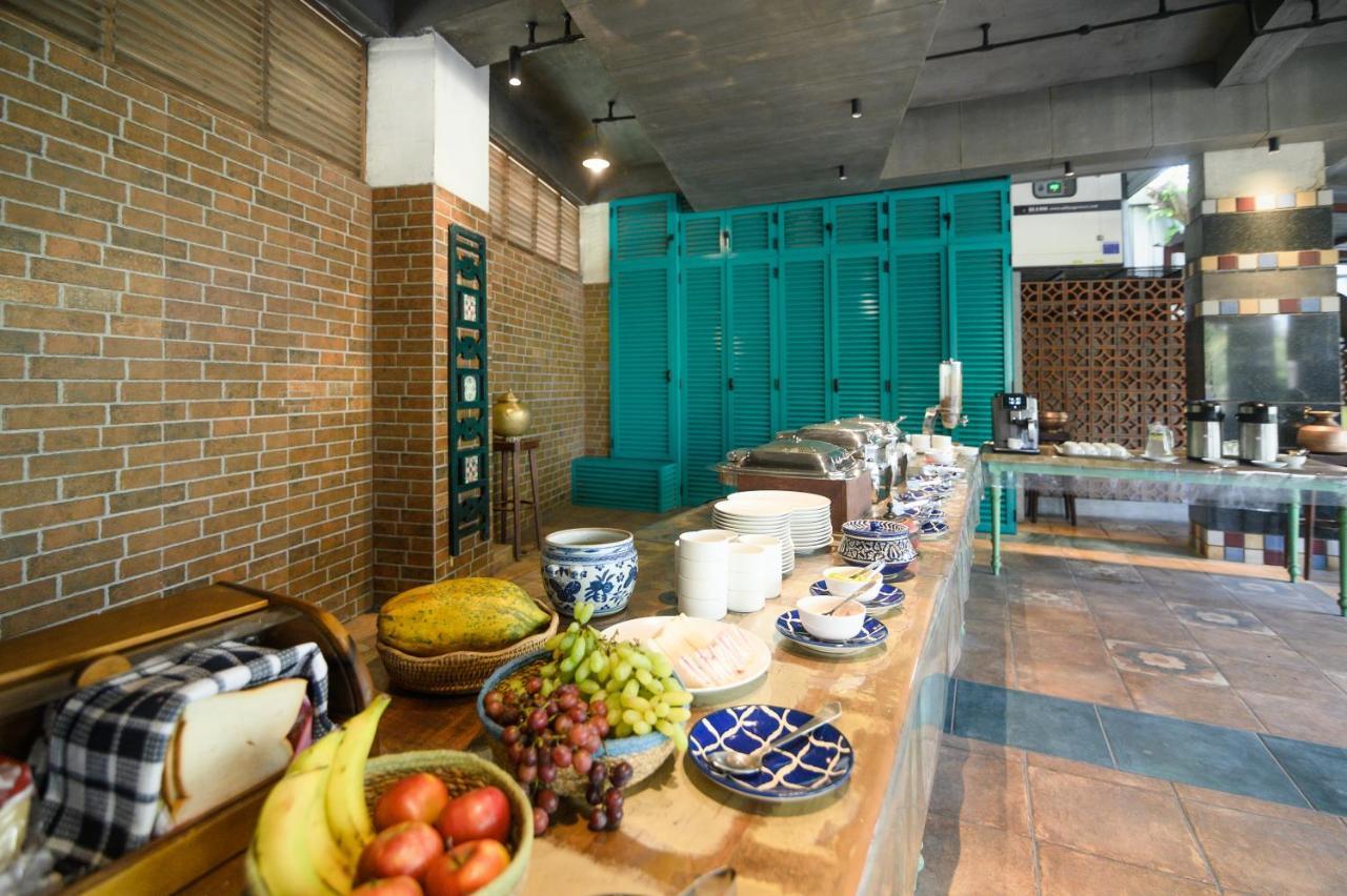 سورات Bougainvilla Apartment المظهر الخارجي الصورة
