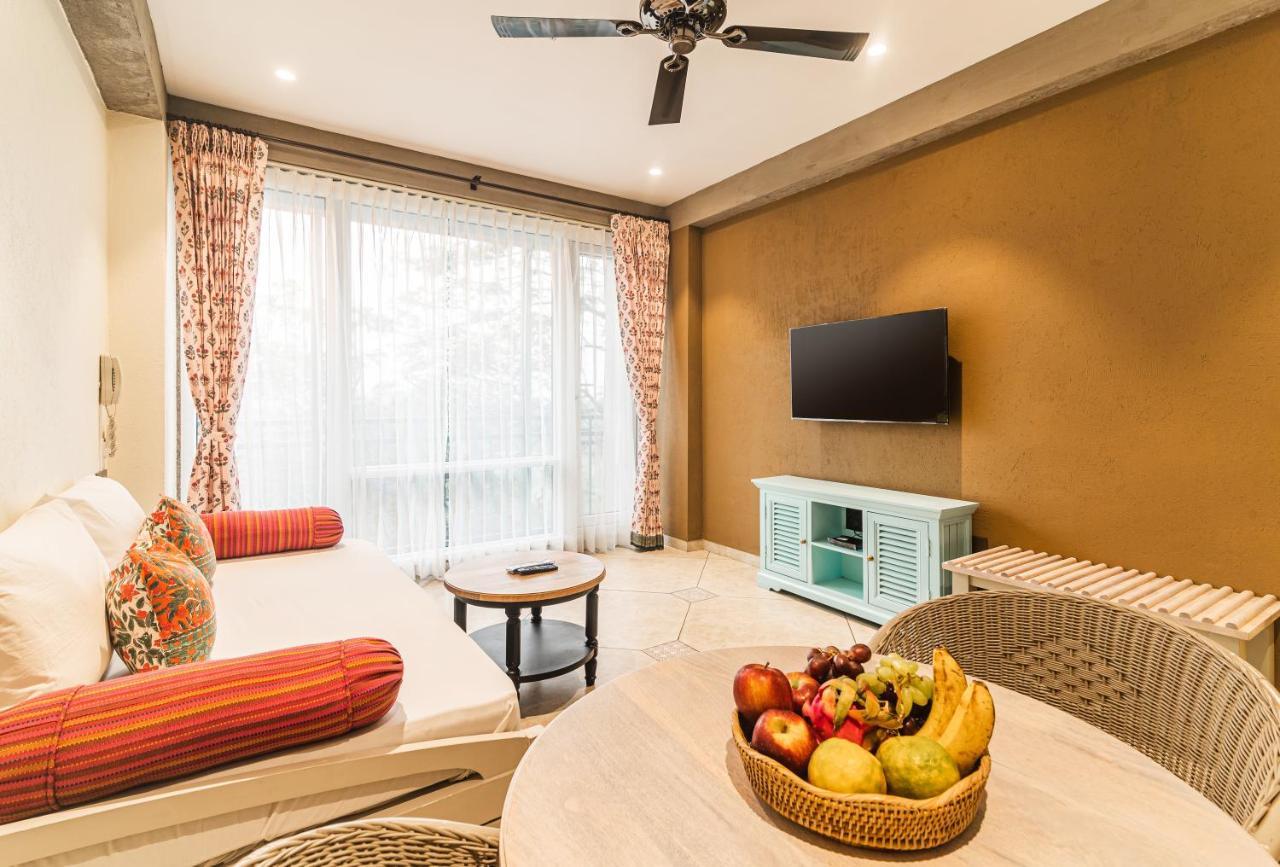 سورات Bougainvilla Apartment المظهر الخارجي الصورة