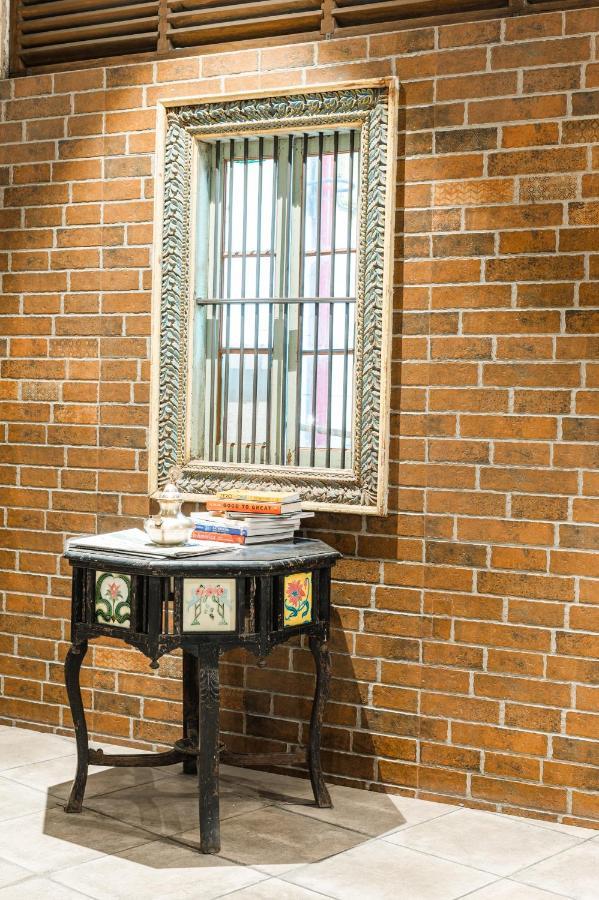 سورات Bougainvilla Apartment المظهر الخارجي الصورة