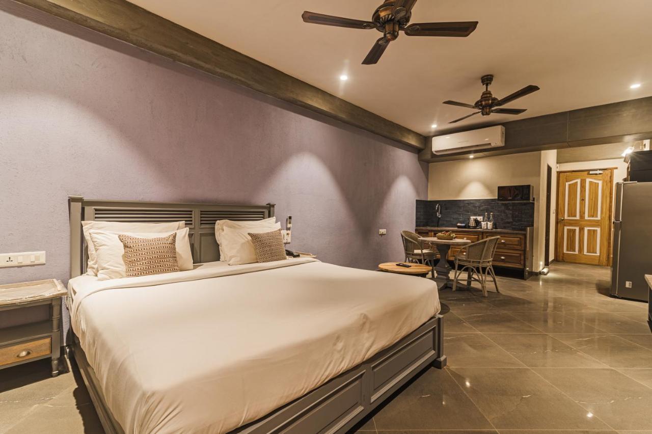 سورات Bougainvilla Apartment المظهر الخارجي الصورة