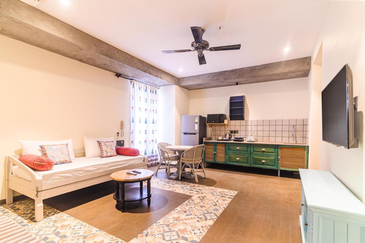 سورات Bougainvilla Apartment المظهر الخارجي الصورة