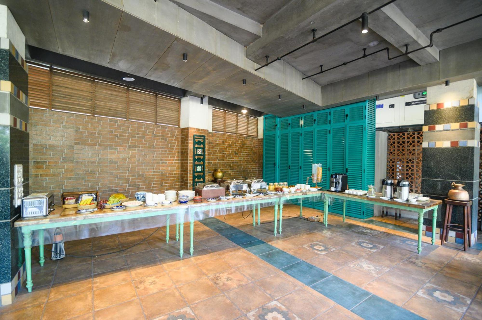 سورات Bougainvilla Apartment المظهر الخارجي الصورة