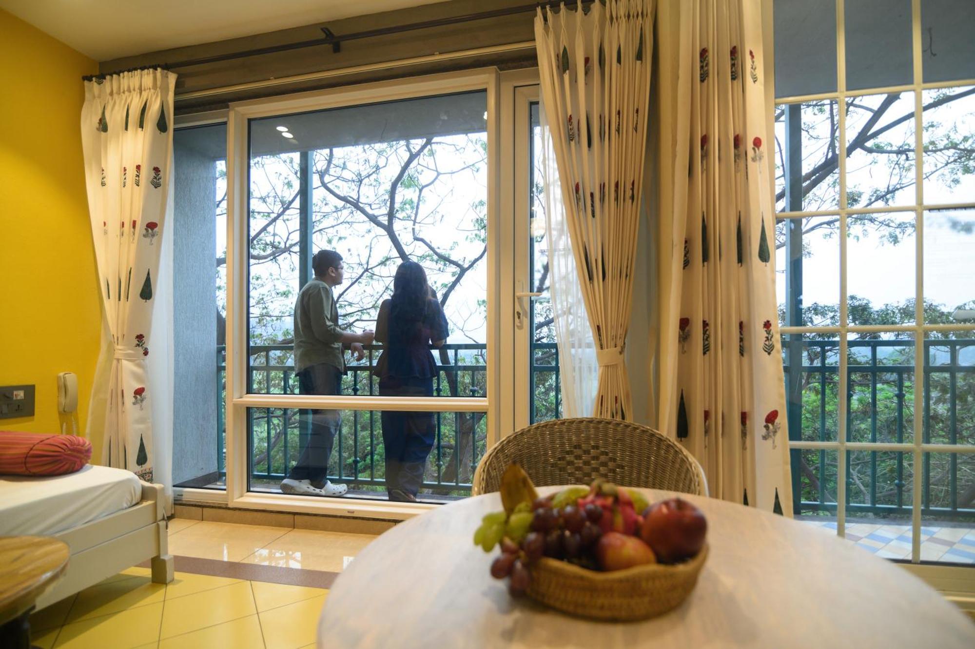 سورات Bougainvilla Apartment المظهر الخارجي الصورة