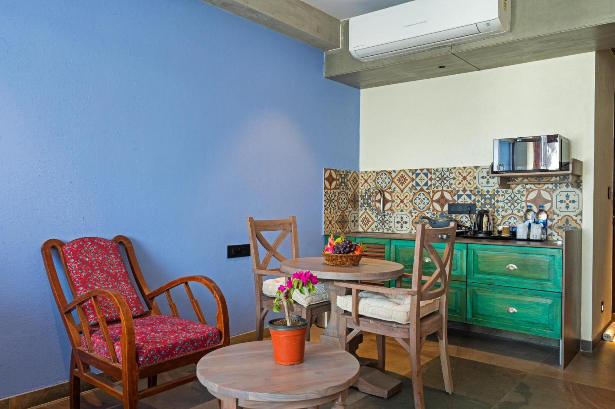 سورات Bougainvilla Apartment المظهر الخارجي الصورة